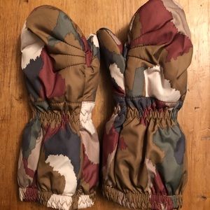 Patagonia Baby Puff Mittens, 18-24M, NWOT